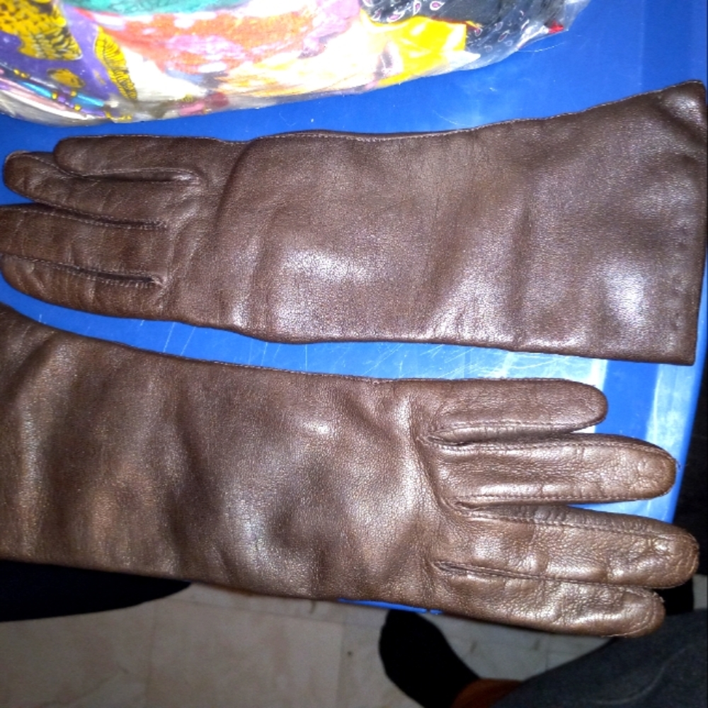 Brown leather gloves size 7 with cashmere inner lining